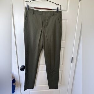 Kit and Ace Green Chinos Athletic Type Dress Pants